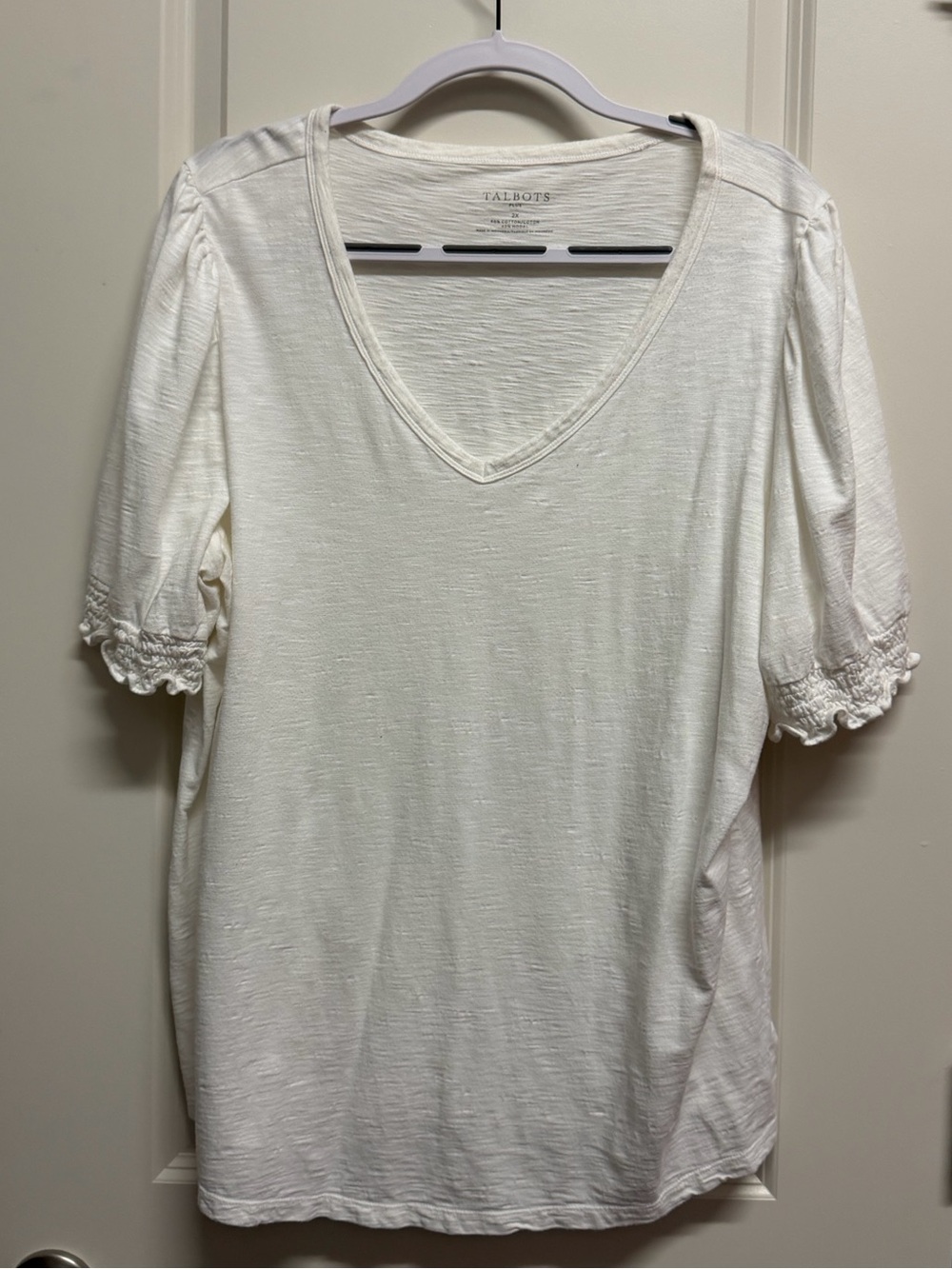 ✨ Pick 3 for $15 ✨ Talbots Women's Cream V-Neck Short Sleeve Top